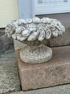 Paar Pflanzschalen, Steinguss, mit Patina, Ansicht 3