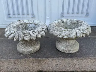 Paar Pflanzschalen, Steinguss, mit Patina, Ansicht 5