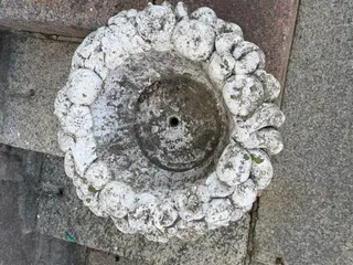 Paar Pflanzschalen, Steinguss, mit Patina, Ansicht 6