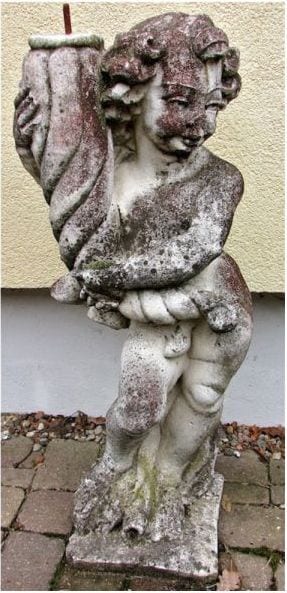 Paar antike Putti aus Stein, wohl als Lampenhalter gedacht
