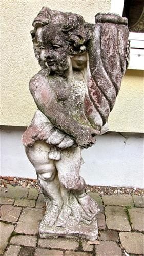 Paar antike Putti aus Stein, wohl als Lampenhalter gedacht, Ansicht 2
