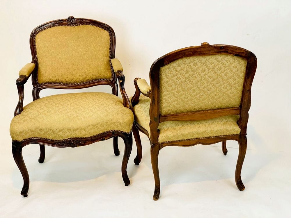 Zwei Barocksessel, Armlehnsessel, Nussbaum, 18. Jh., Ansicht 2
