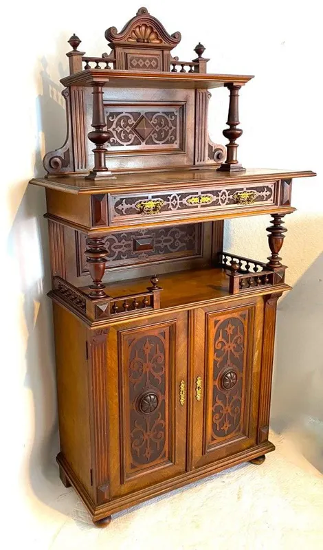 Gründerzeit-Vertiko mit offenem Mittelteil und Galerie, Nussbaum, Berlin um 1880, Ansicht 6