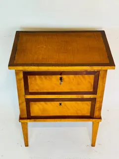 Kleine Biedermeier-Kommode, zweischübig, Birke, Brandenburg, um 1820, Ansicht 2