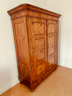 Biedermeier-Schrank aus Wurzelholz mit Seilstabprofilen, Ansicht 4