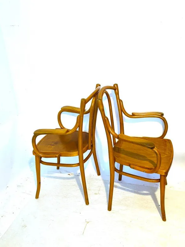 Paar Thonet-Armlehnstühle, Bugholz, Buche, Wien, Anfang 20. Jh.