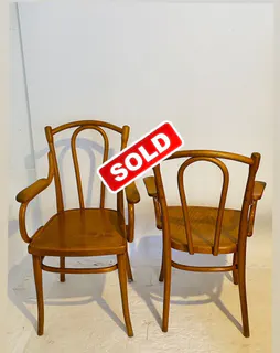 Paar Thonet-Armlehnstühle, Bugholz, Buche, Wien, Anfang 20. Jh., Ansicht 3