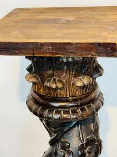 Barocke Säule, Ständer aus Eiche, spiralförmig gedreht, mit korinthischem Kapitell, Ansicht 4