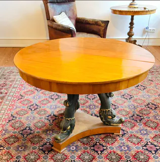 Biedermeier Mitteltisch aus Kirschholz mit Delphinfüßen, Ansicht 3