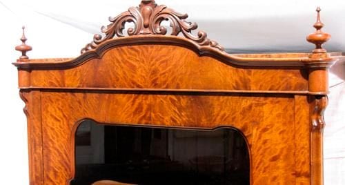 Spätbiedermeier-Vitrine, Birke furniert, um 1860, Ansicht 4