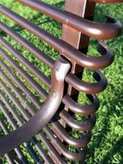 Schmiedeeiserne Sitzgruppe SABOT, zwei französische Gartensessel und Tisch, Ansicht 3