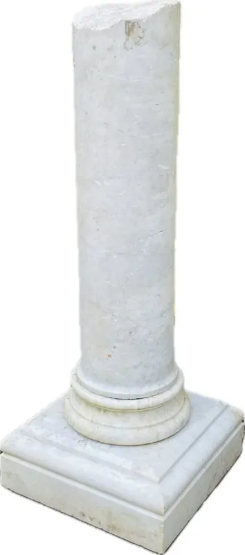 Klassizistischer Säulenstumpf, Carrara-Marmor, Anfang 19. Jh., aus herzoglichem Schlossgarten