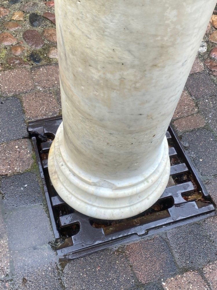 Klassizistischer Säulenstumpf, Carrara-Marmor, Anfang 19. Jh., aus herzoglichem Schlossgarten, Ansicht 6