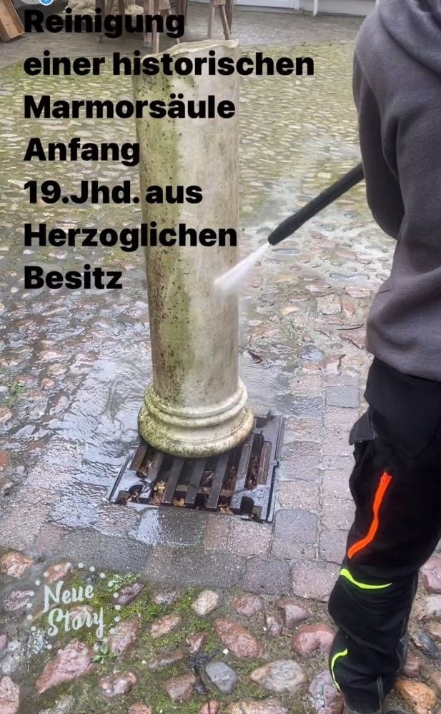 Klassizistischer Säulenstumpf, Carrara-Marmor, Anfang 19. Jh., aus herzoglichem Schlossgarten, Ansicht 8