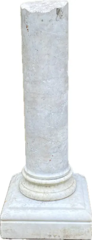 Klassizistischer Säulenstumpf, Carrara-Marmor, Anfang 19. Jh., aus herzoglichem Schlossgarten, Ansicht 9