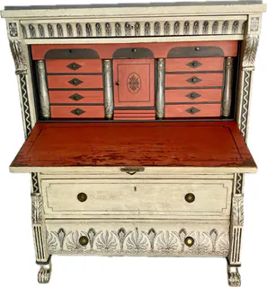 Empire-Sekretär mit farbiger Fassung und Illusionsmalerei, Frankreich 1810, Ansicht 1