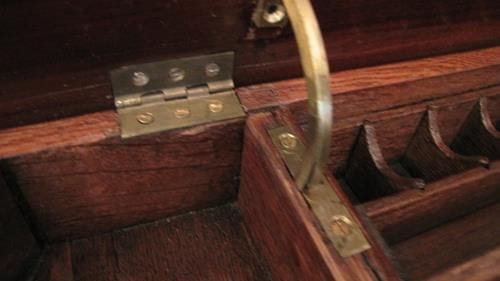 Biedermeier-Nähtisch mit Wollkorb, Mahagoni auf Eiche, Norddeutschland, Ansicht 7