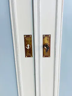 Gründerzeit-Kleiderschrank, weiß-grau gefasst, um 1880, Ansicht 5