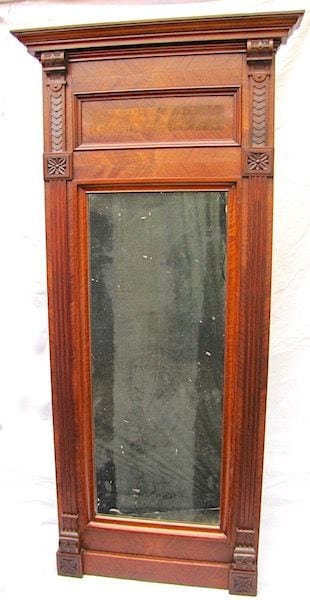 Großer Gründerzeit-Spiegel, Nussbaum furniert, um 1880