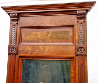 Großer Gründerzeit-Spiegel, Nussbaum furniert, um 1880, Ansicht 2