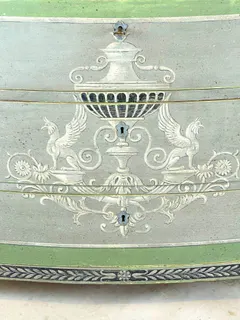 Empire-Kommode mit klassizistischer Illusionsmalerei, Nadelholz, um 1820, Ansicht 2
