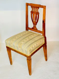 Klassizistischer Stuhl, Kirschbaum, um 1810, Ansicht 1