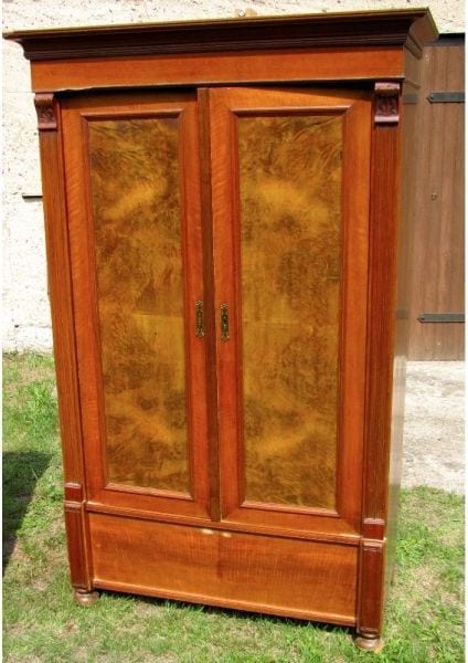 Gründerzeit-Kleiderschrank, Nussbaum, um 1880