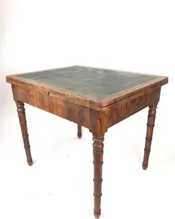 Küchentisch mit Ausziehplatten, Nussbaum und Buche, Gründerzeit um 1880, Ansicht 1