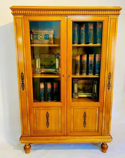 Bücherschrank im Biedermeier-Stil, Kirschbaum, Anfang 20. Jh., Ansicht 2