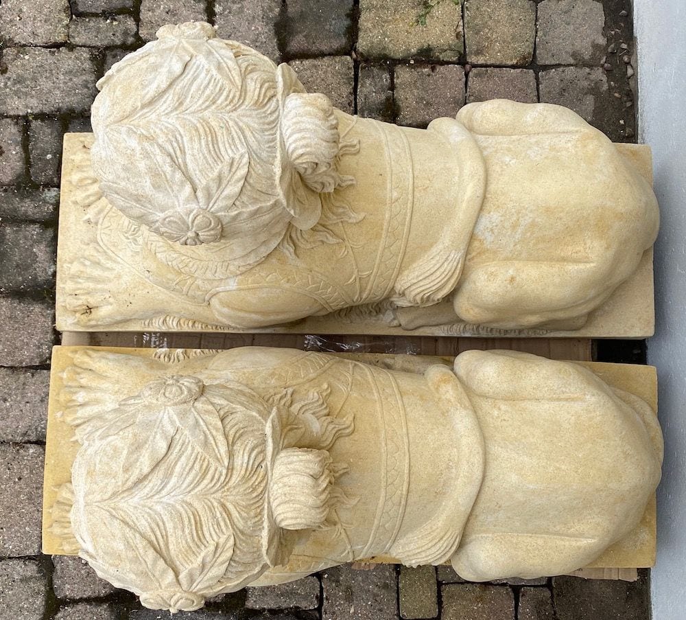 Paar Sphinxen, Gartenfiguren aus Sandsteinguss, Ansicht 4