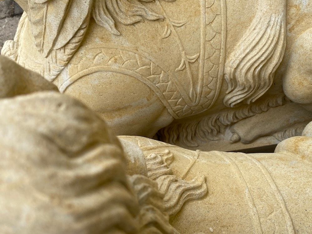 Paar Sphinxen, Gartenfiguren aus Sandsteinguss, Ansicht 5