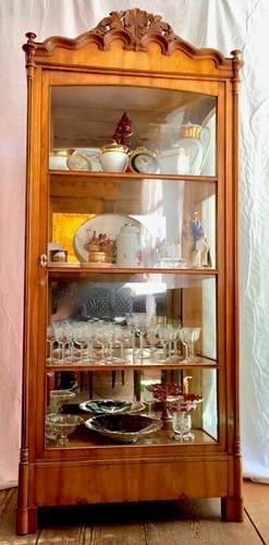 Dreiseitig verglaste Biedermeier-Vitrine, Kirsche, Schlesien um 1840, Ansicht 4