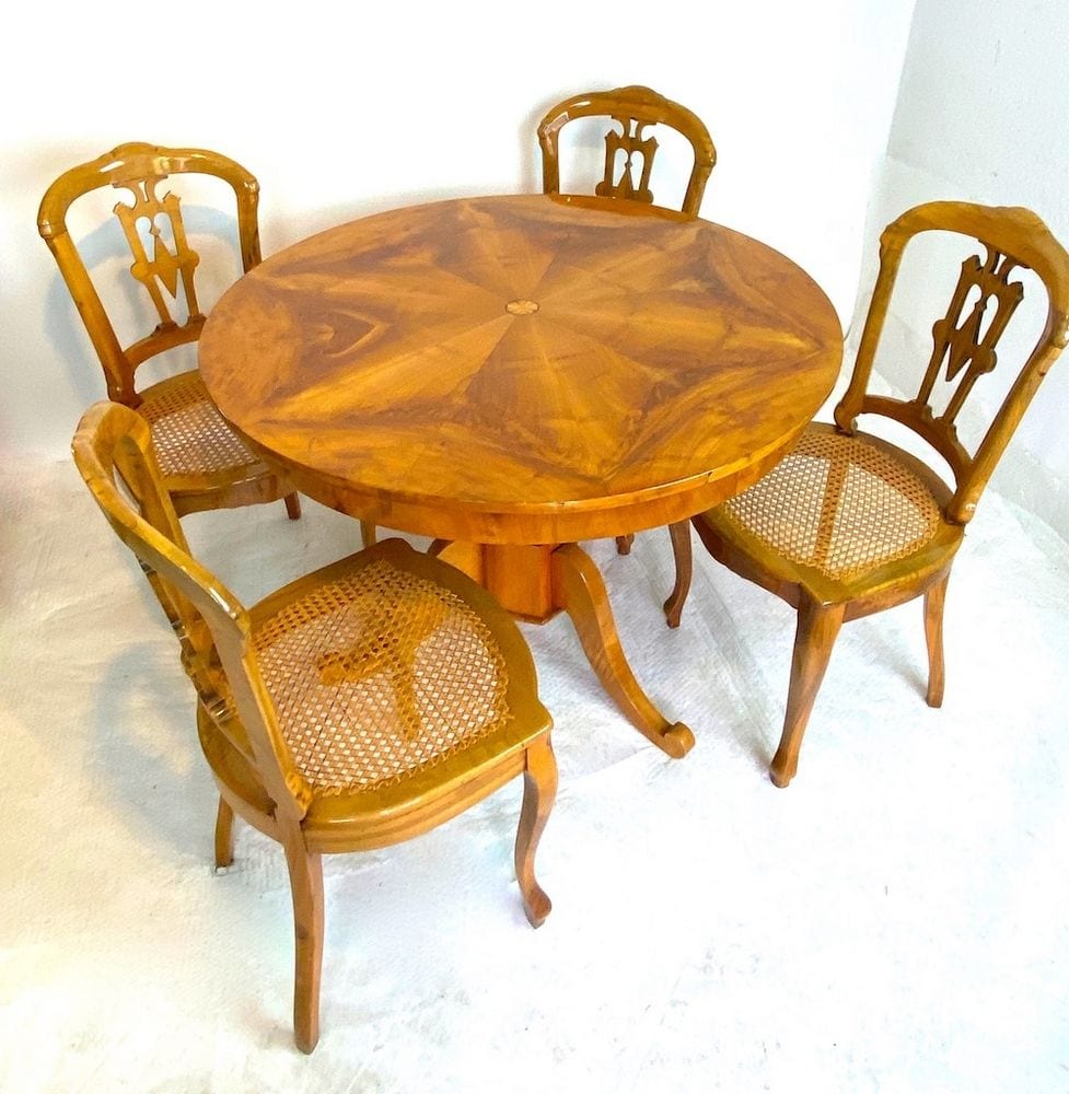 Satz von vier Biedermeier-Stühlen, Nussbaum, um 1840, Ansicht 2