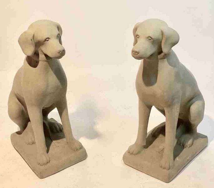 Paar Hundefiguren, Sandsteinguss, als Türwächter