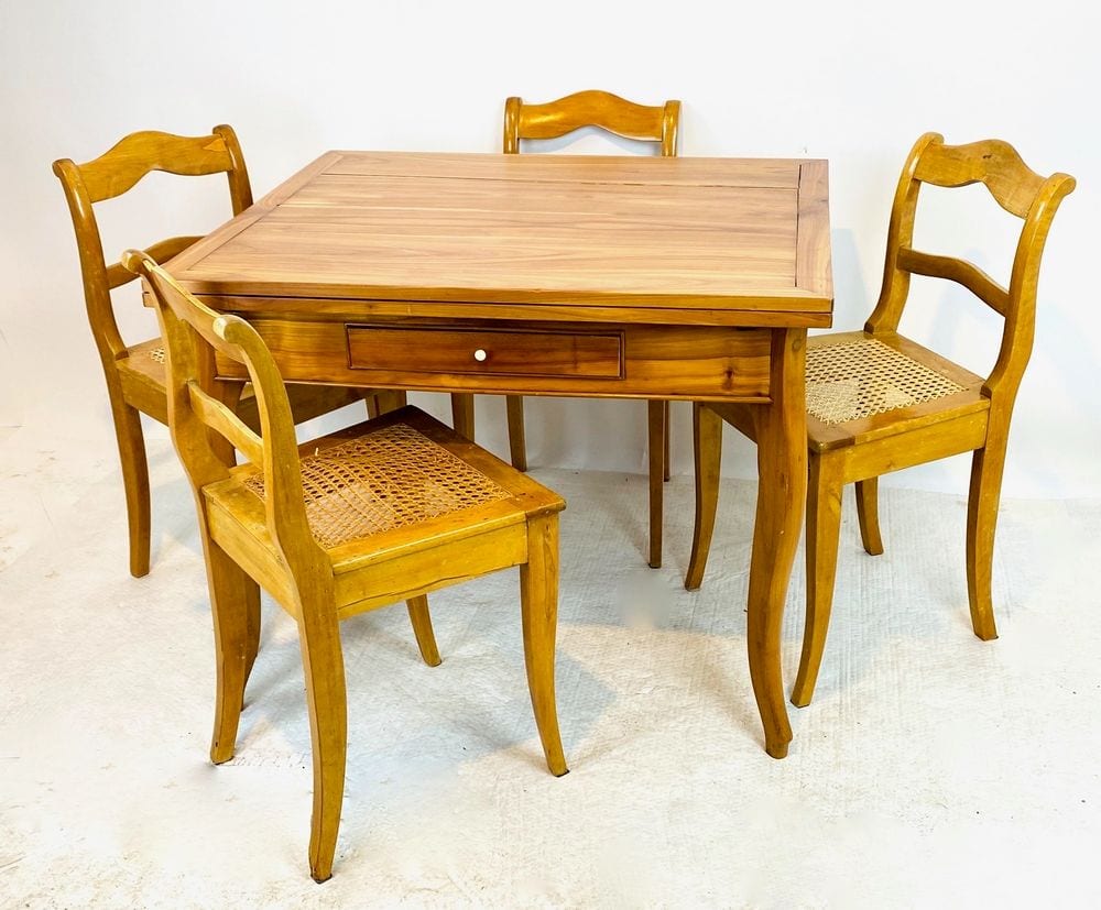 Biedermeier-Ausziehtisch mit vier Stühlen, Kirschholz, Thüringen um 1830, Ansicht 1