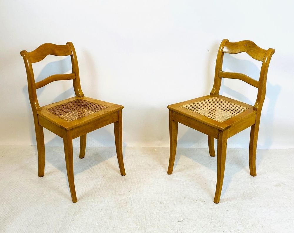 Biedermeier-Ausziehtisch mit vier Stühlen, Kirschholz, Thüringen um 1830, Ansicht 3