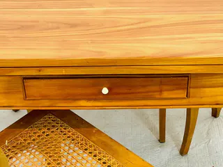 Biedermeier-Ausziehtisch mit vier Stühlen, Kirschholz, Thüringen um 1830, Ansicht 6