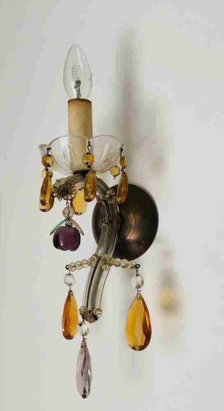 Kleiner Wandlüster, einflammig, mit farbigem Prismenbehang, Ansicht 2