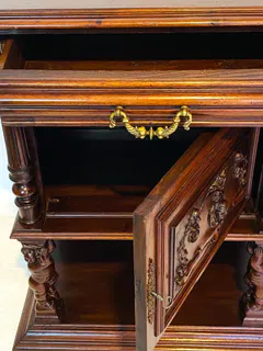 Gründerzeit-Stollenschrank mit Putten, Nussbaum, um 1880, Ansicht 3