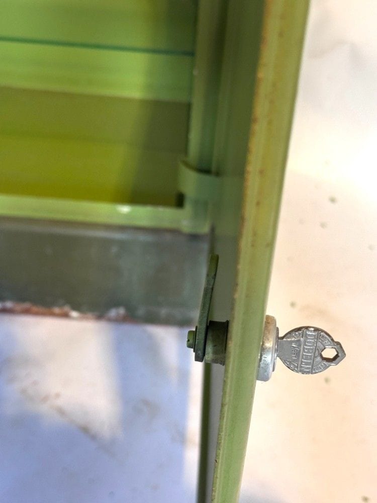 Arztschrank aus Metall, grün, 1950er/60er Jahre, Ansicht 7