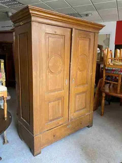 Großer Dielenschrank, Kiefer mit Bierlasur, um 1900, Ansicht 2