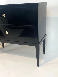 Paar ebonisierte Biedermeier-Kommoden, Schellackpolitur, deutsch, 19. Jh., Ansicht 5