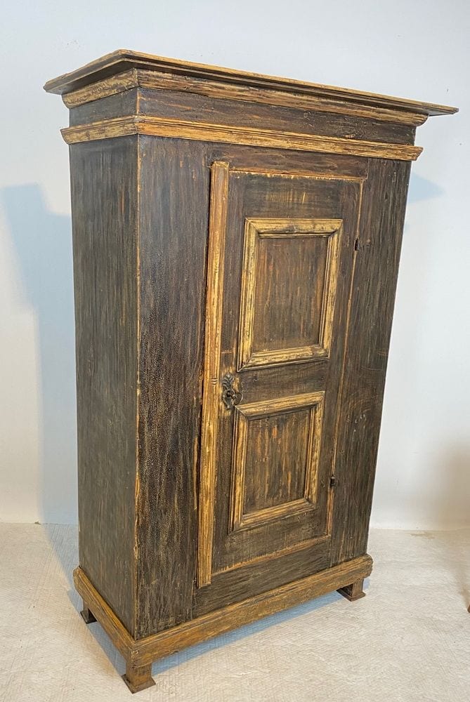 Eintüriger Bauernschrank, Barock, mit farbiger Fassung, 18. Jahrhundert, Ansicht 3