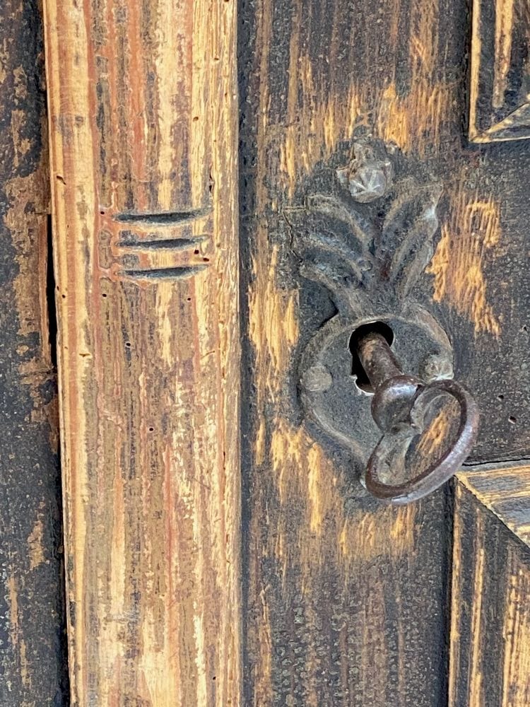Eintüriger Bauernschrank, Barock, mit farbiger Fassung, 18. Jahrhundert, Ansicht 4