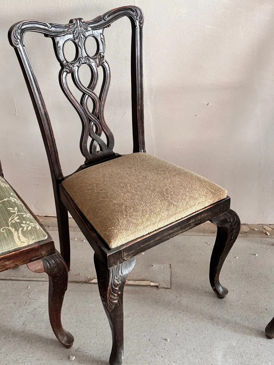 Satz von fünf Chippendale-Stil-Stühlen mit durchbrochener Rückenlehne, Ansicht 4