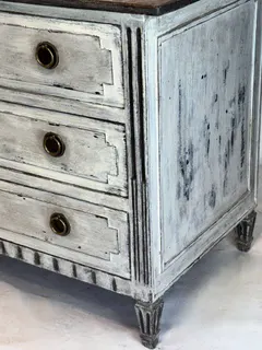 Klassizistische Kommode mit weißer Fassung, um 1800, Ansicht 4