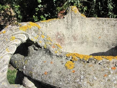 Große Amphorenvase aus Sandsteinguss, mit Sockel, aus Parkauflösung, Ansicht 4