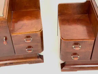 Paar Art-Déco-Nachtschränke, Vogelahorn und Mahagoni furniert, um 1930, Ansicht 4