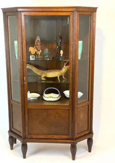 Dreiseitenvitrine, Eiche, neoklassizistisch, um 1910