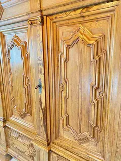 Barockschrank, Nadelholz, um 1750, mit Pilastern und Bastionsfüllungen, Ansicht 3